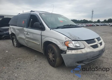 2005 Chrysler Town & Country Touring z USA, uszkodzony, nr VIN 2C4GP54L55R440613